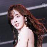 <b>윈터</b> 예쁜건 맞지 않아..?