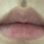 [댓글부탁해] 나 <b>윗입술</b> 통통한 편임?