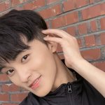 마크 머리 자르고 조카 잘<b>생김</b>