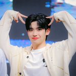 [ZB1] 김태래 강아지 <b>vs</b> 고양이