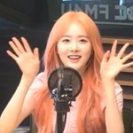 <b>주황색</b>으로 염색한 스테이씨 시은