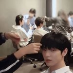 [TXT] 수빈이 잘생긴 <b>와중</b>에 뒤에