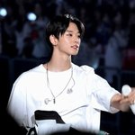 <b>주연</b> 얼굴 작은 편인가?