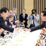 1위 黨서기장과도 회동... 베트남, <b>만찬</b> 이어 조찬까지 최고예우