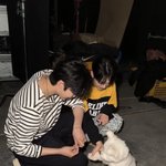 [ZB1] 유진이 강아지도 <b>조심</b>스럽게 만지네