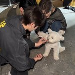 [ZB1] 강아지 <b>간식</b>주는 강아지