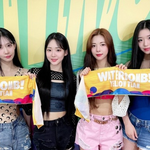 패딩,정장만 입던 걸그룹의 행사 무대 의상