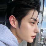 [ZB1] <b>지웅</b>이형 얼굴좀봐
