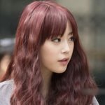 이런 <b>염색</b> 하려면 탈색 무조건이지?