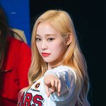 팬싸템 입고 니가 왜 거기서 나와? <b>시전</b>한 아이돌