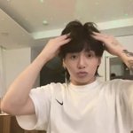 <b>정국</b> 라이브 보고있는데
