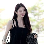 성형미인 한소희 , 편한복장 <b>런</b>웨이 출국길...