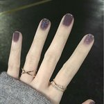 딱 이런 색깔 매니큐어 없나?????