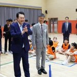 윤썩렬 왈 : 착하지!?? 할아버지가 알려줄게, 내 <b>자식</b>같군...