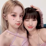 앞머리 자르고 멤버들한테 귀여움 받는 아이들 <b>소연</b>