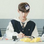 [ZB1] 하오 또 <b>머리핀</b>마냥 꽂았네ㅋㅋㅋ