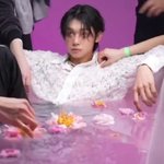 빅<b>히트</b>.. 이 컨셉 ㅈㄴ 미쳤다