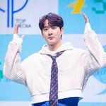 다시 <b>전원</b> 20대 됐다는 틴탑 휙 컴백 쇼케이스
