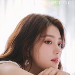 케플러 샤오팅 매거진 표지 <b>장식</b>