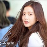 <b>지수</b>는 공항에서 영화 주인공같이 예쁜 모습이 너무 많다