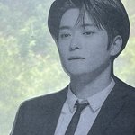 하 내 <b>룸</b>메가 긱<b>사</b> 창문에 붙여둔건데