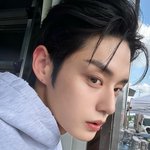 [ZB1] 난 지웅이 <b>빽빽</b>한 이목구비에 청순 한스푼