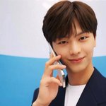 <b>육성재</b>가 갤럭시 쓰는 이유
