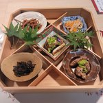 일본가서 음식 2만2천원짜리 음식 시켰는데 <b>나물</b>만 나왔어요