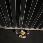 [제발알려주] 남의 가게앞에 음식두고 절하는 사람(?)