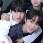 [ZB1] 콩딱즈 서로 업어주고 <b>안아</b>주는 거 봐