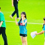 안유진 대전에서 시축했는데 강아지 같애 ㅋㅋㅋㅋㅋ