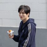 <b>평생</b> 놀리고 싶고, 웃게 하고 싶어