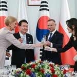 윤썩렬 : 보았느냐, 인생을 즐기자, 자 <b>만찬</b>합시다.