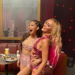 제니 <b>미드</b> 비하인드 사진