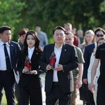 윤썩렬 : 우리 한국 돌아가자<b>말자</b>