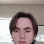 [댓글부탁해] 안면<b>비대칭</b> 고치는 법 없냐