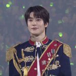 재현 ㅈㄴ 잘생겼네;;