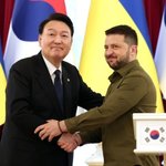 윤 : 국민들은 행복합니다.