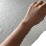 얘들아 나 <b>팔목</b>만 봤을 때 몇 키로 같냐