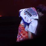 환복할 때 천러 급했나봐 옷 거꾸로 <b>입음</b>ㅋㅋㅋ(인증있어.ᐟ.ᐟ)