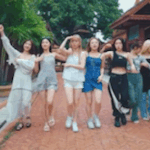 태국가서 찍었다는 아이칠린 뮤비.<b>gif</b>