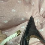 [댓글부탁해] 엄마 <b>구두</b>를 망가뜨렷는데 수선 될까요??