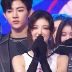 와 <b>다니엘이</b> 진짜 머리가 작긴 작구나