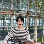 방탄 지민 라이언 고슬링한테 기타 받았네ㅋㅋㅋ