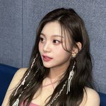 <b>엄지</b> 얼굴 진짜 신기하지 않냐
