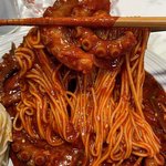 <b>입안</b> 가득 침 고이는 화끈한 맛