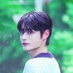 <b>김지웅</b> 뱀파이어 같다