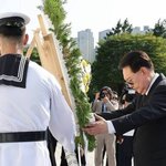 윤 : 나 썬<b>글라스</b> 끼고 바캉스를 즐길게