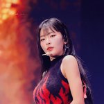 만화에서 툭 튀어나온 것 같은 <b>여</b><b>돌</b>