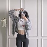 <b>리사</b>는 몸매가 미쳤음